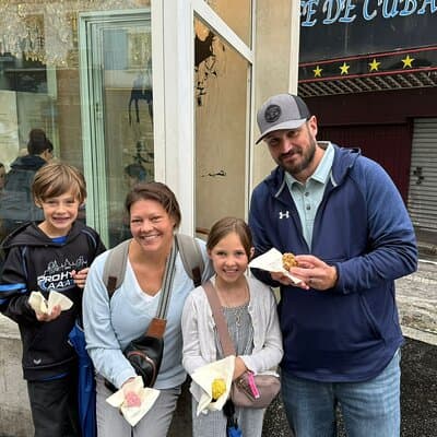 Montmartre Walking Tour with Pastry Tasting 3