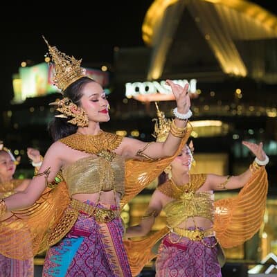 Sawasdee Chao Phraya Dinner Cruise in Bangkok 5