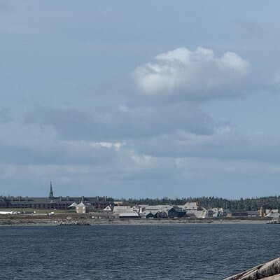 Highland Tours: Louisbourg Fortress and Lighthouse Tour 4