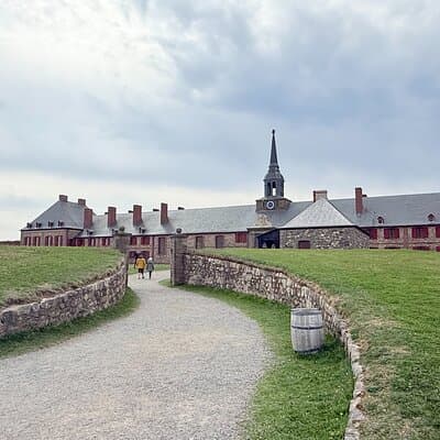 Highland Tours: Louisbourg Fortress and Lighthouse Tour 3