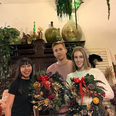 Christmas preserved wreath making 4