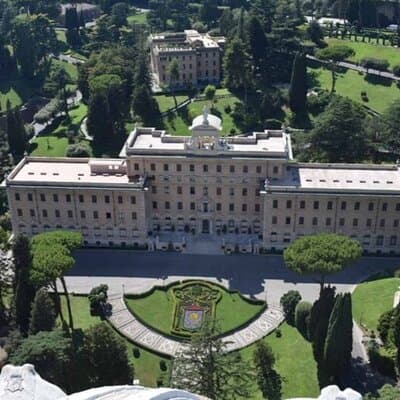 Private St. Peter’s Basilica Tour Dome Climb and Papal Tombs 4