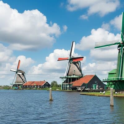 Zaanse Schans Luxury Private Bus Tour + Volendam/Edam (7 guests)