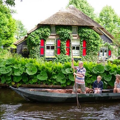 Giethoorn Luxury Private Bus Tour + Zaanse Schans (7 guests) 3