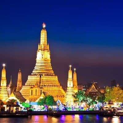 Bangkok: Night Bike Tour with Temples & Flower Market Visit 3