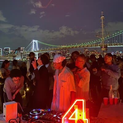 Tokyo Sunset Boat Party with Music Drinks and Vibes 3