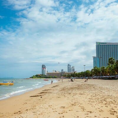 Private Transfer Between Bangkok and Pattaya by Comfortable SUV 4