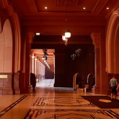Abu Dhabi City Tour with Grand Mosque & BAPS Temple – With Lunch 5