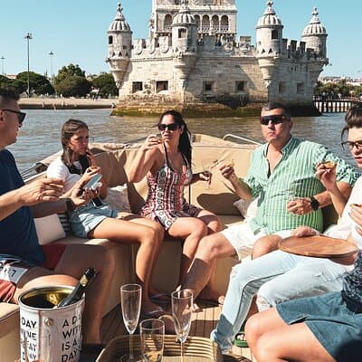 Lisbon – Sunset Porto Tonic Premium Boat Experience 5