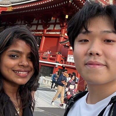 Tokyo: Asakusa Walking Tour with Local guide and Photographer