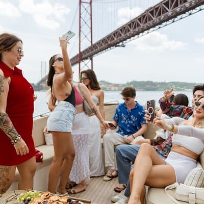 Lisbon – Sunset Porto Tonic Premium Boat Experience 4