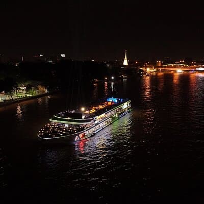 Sawasdee Chao Phraya Dinner Cruise in Bangkok 4