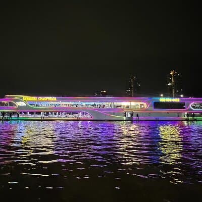 Sawasdee Chao Phraya Dinner Cruise in Bangkok 2