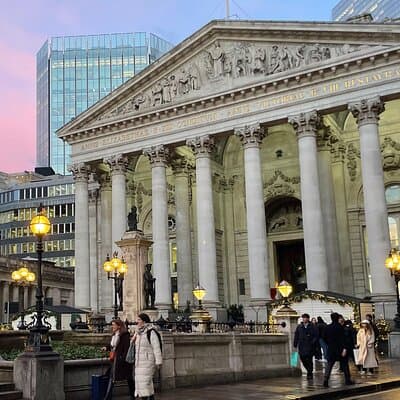 Fashion History Walking Tour in London 2