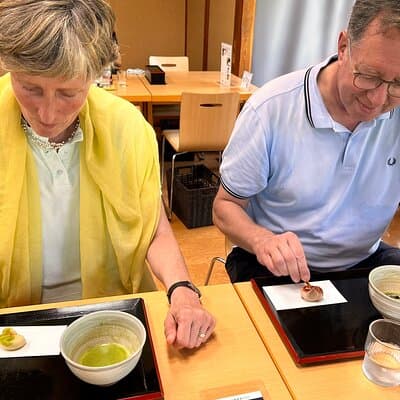 TOKYO 4hr Hidden Gardens Tour Guided by a Gardener E-bike or Walk 3