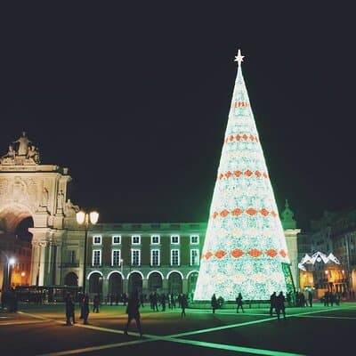 Lisbon Christmas Lights Tour in Private Eco Tuk Tuk with a Local