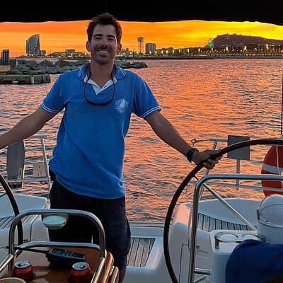 Barcelona Sunset Private Sailing with Open Bar & Snacks 3