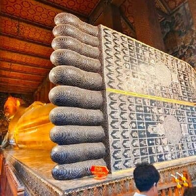 Grand Palace & Temples of Bangkok with experienced guide