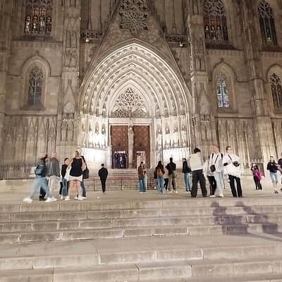 Barcelona City tour DE night guided tours 3