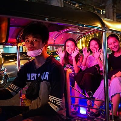 Bangkok Tuk Tuk Night Tour with food & drinks in Siam & Silom