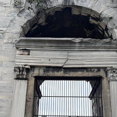 The Walls of Byzantine and Palace of the Porphyrogenitus Tour 2