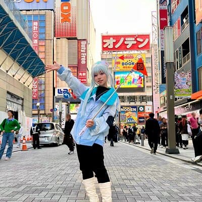 Explore Akihabara with Local Cosplayer Guide(s)! 5
