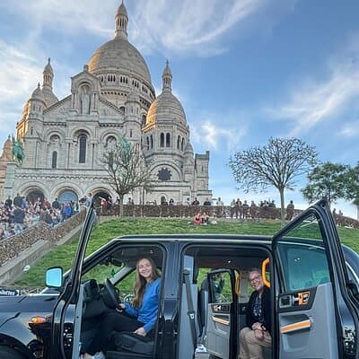 Paris Private Tour in a Classic Electric London Cab