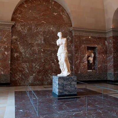 Louvre Museum Exclusive Private Guided Tour 3