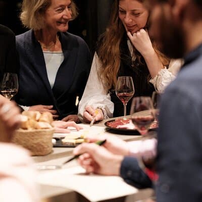 Wine and cheese tasting in Bastille 4