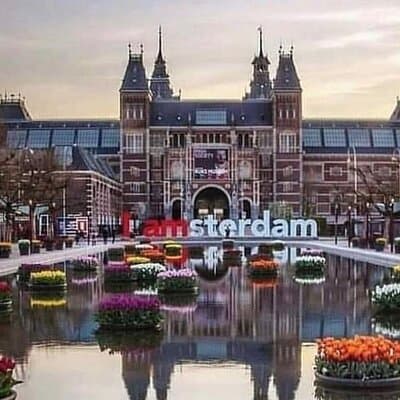 Private Transfer Paris to Amsterdam with Multilingual Driver 3