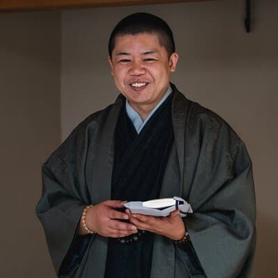 Tokyo Zen Meditation, Calligraphy, and Tea Experience 5