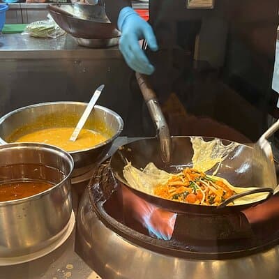 Bangkok Michelin Food Tour (3 Stops+8 tastings) by TukTuk & Walk 5
