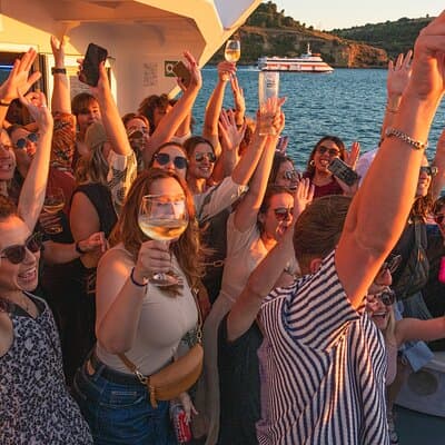 Lisbon Float Party: The most exclusive Boat Party in Lisbon