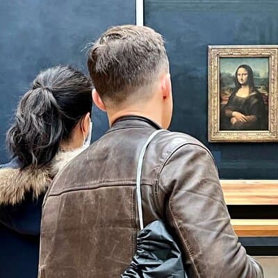 Paris Highlights Tour: Notre-Dame & Louvre Semi-Private & Private 3