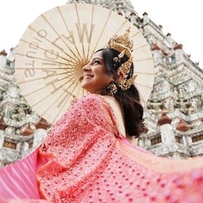 Traditional Thai Makeover Hairdo & Photoshoot at Wat Arun Bangkok