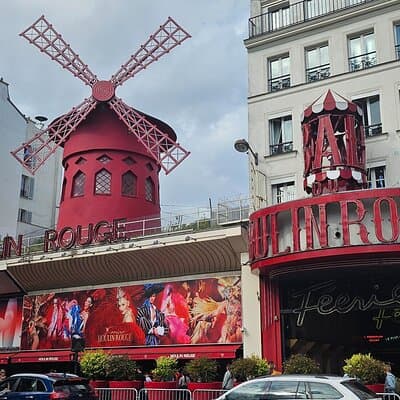 Montmartre and Sacré Coeur with Moulin Rouge Outdoor Tour 2