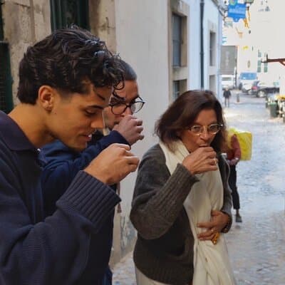 Old Lisbon: Guided Tour (Polaroid Pictures & Treats) 4
