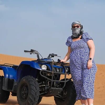 Dubai Red Dunes Desert Safari with 4×4 Pickup, BBQ Dinner & Shows