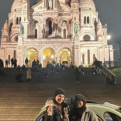 Tour of Paris and Montmartre in 2CV period with Champagne 4