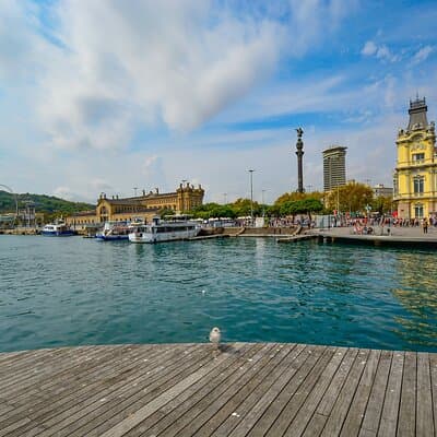 Barcelona Old Town Walking Tour and Harbour Boat Trip