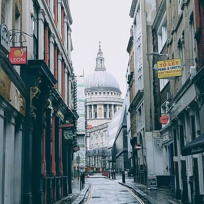 London's Hidden Gems and Secret History Private Guided Tour