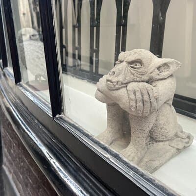 Hidden Westminster Walking Tour with a Funny Historian 4