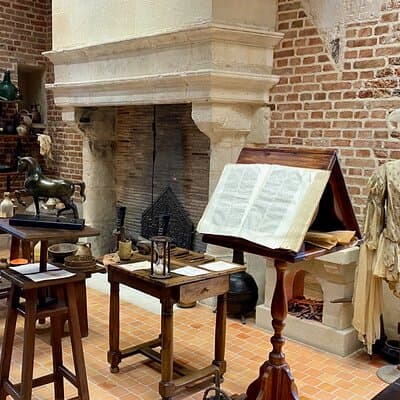 Private Royal Castles Chenonceau Amboise Da Vinci from Paris 2