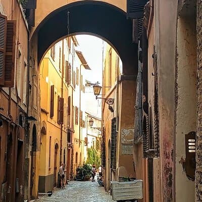 Rome Walking Tour: Hidden Gems & Local Stories