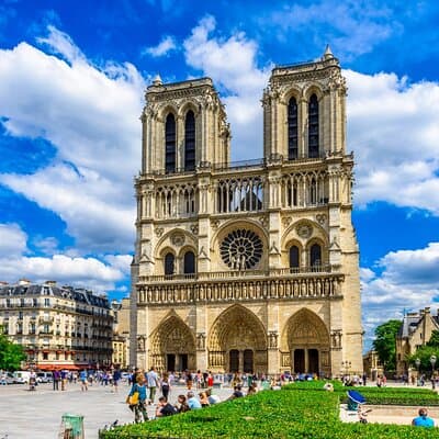 Ile de la Cité immersive theatrical tour in French