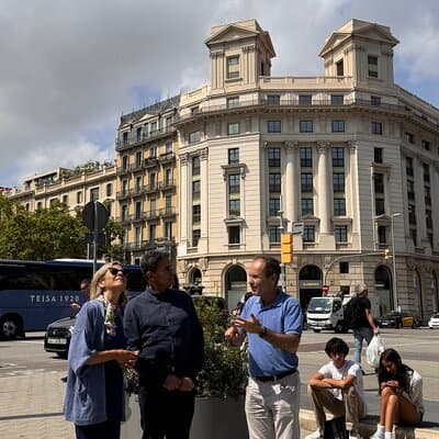 Barcelona Private Walking Tour with Skip the Line La Pedrera and Casa Batllo 2