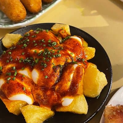 Old Town Barcelona: Tapas & Wine Like a Local 3