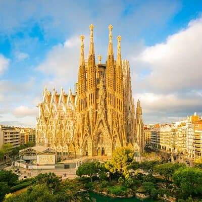 Barcelona Gaudí Combo Sagrada Familia and Park Güell Tour 2