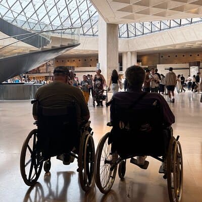 Louvre Wheelchair-Accessible Private Tour – Stress-Free & Easy 3