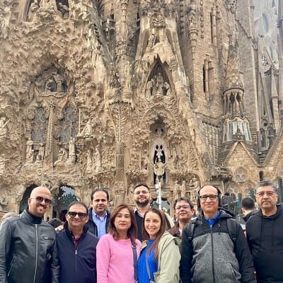 Gaudi & Sagrada Familia for Small Group Guided Tour with Tickets
